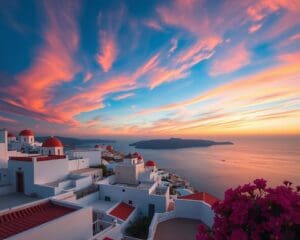 Bewonder de zonsondergang boven Santorini, Griekenland