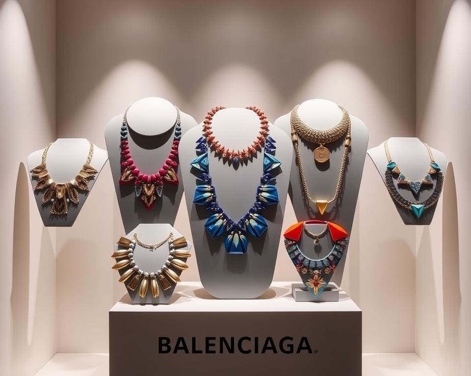 Balenciaga kettingen: Statement pieces voor de moderne vrouw